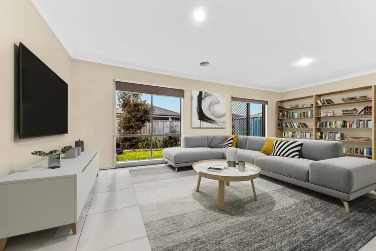 15 Paxford Drive, Cranbourne North VIC 3977