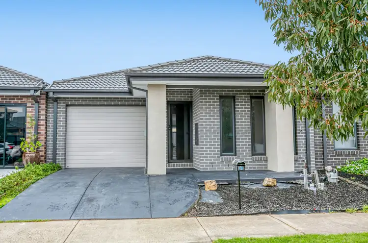30 Eremophila Circuit, Craigieburn VIC 3064