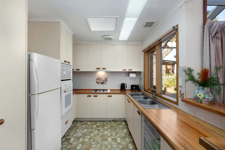 23 Wahroonga Crescent, Greensborough VIC 3088
