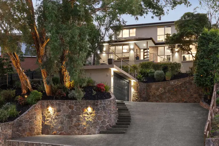 32 Manatunga Circuit, Greensborough VIC 3088