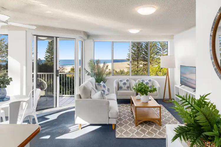 Unit 4/12 Esplanade Bulcock Beach, Caloundra QLD 4551