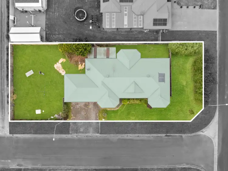 Sixth view of Homely house listing, 2 Sharnee Close, Hill Top NSW 2575