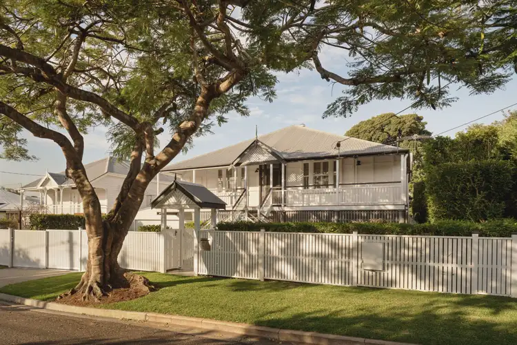 76 Harris Street, Hawthorne QLD 4171