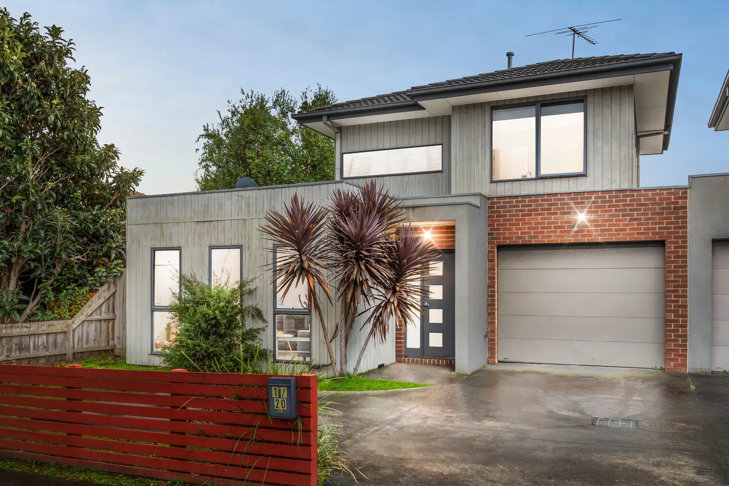 Main view of Homely townhouse listing, 1/20 Cranbourne Road, Frankston VIC 3199