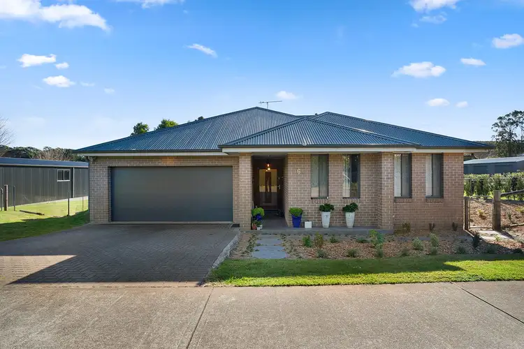 6 Cottee Close