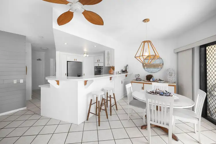 Fifth view of Homely unit listing, Unit  2/28 Victoria Terrace, Kings Beach QLD 4551