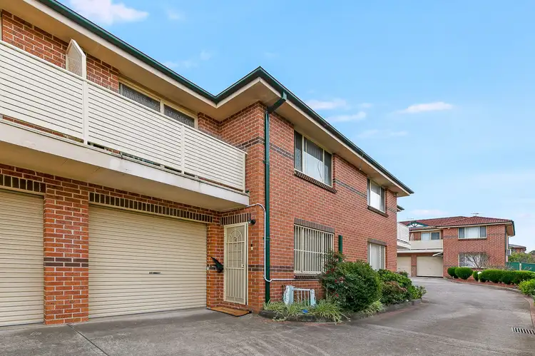2/12 Prairie Vale Road, Bankstown NSW 2200