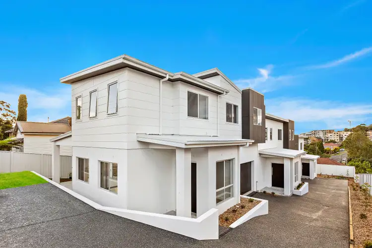 Second view of Homely townhouse listing, 2/27 Hillcrest Street, Wollongong NSW 2500