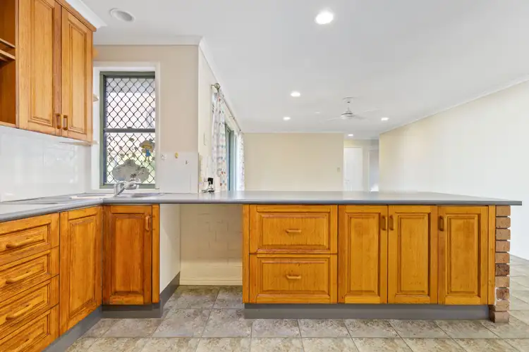 Fifth view of Homely house listing, 7 Crystal Court, Emerald QLD 4720