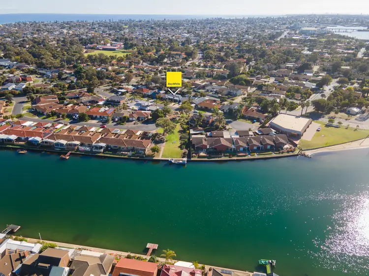 4 Crowle Grove, West Lakes Shore SA 5020