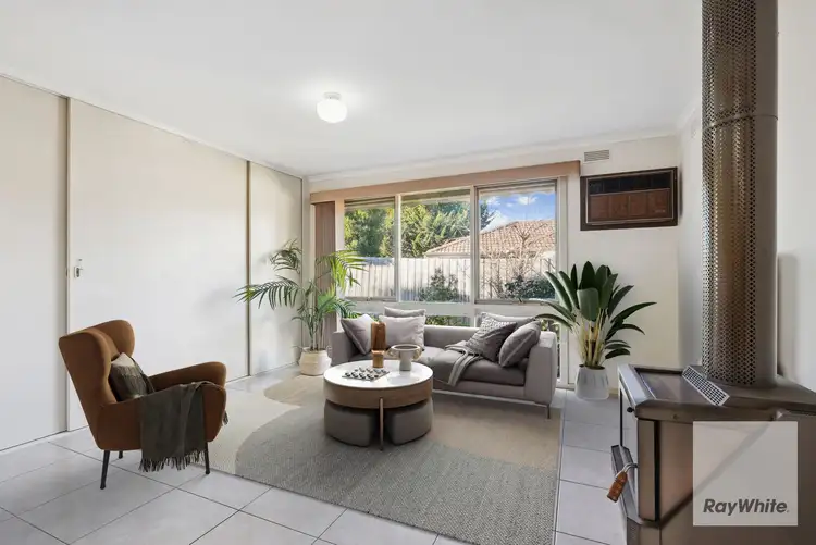 Fifth view of Homely house listing, 2 Angourie Crescent, Taylors Lakes VIC 3038