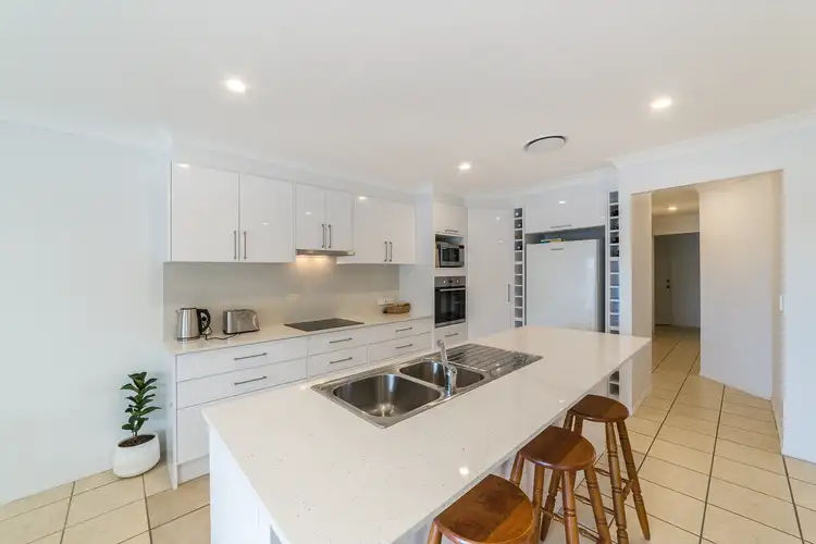 2/18 Wuruma Court, Elanora QLD 4221