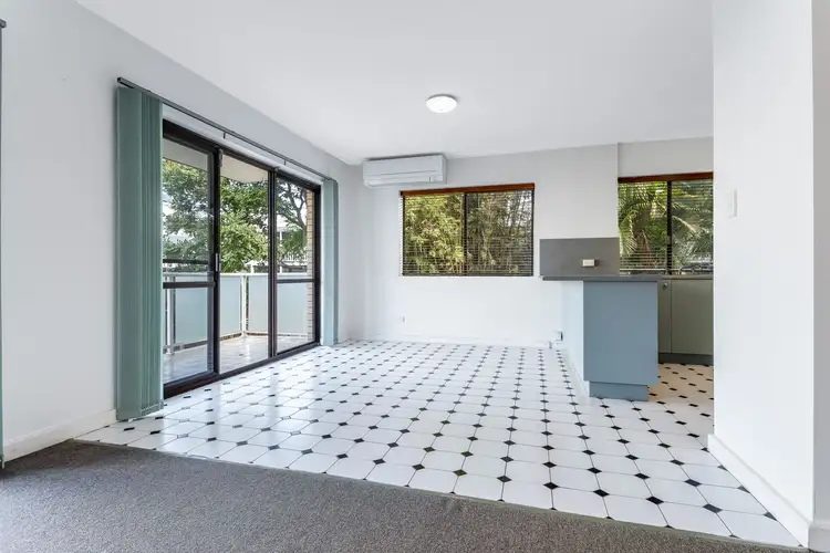 Fifth view of Homely unit listing, 2/11 Blake Street, Wooloowin QLD 4030