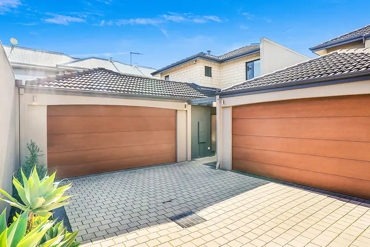 2/126 Telford Crescent, Stirling WA 6021
