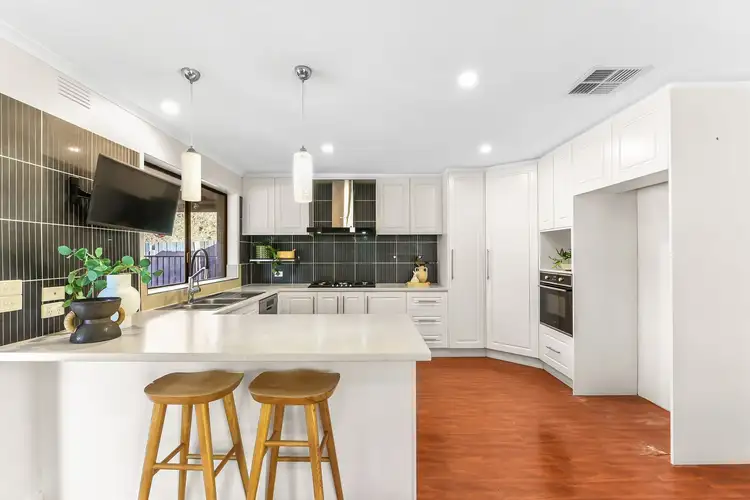 Sixth view of Homely house listing, 2 Nith Court, Glen Waverley VIC 3150