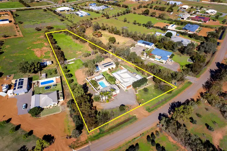 15 Polwarth Parade, Deepdale WA 6532
