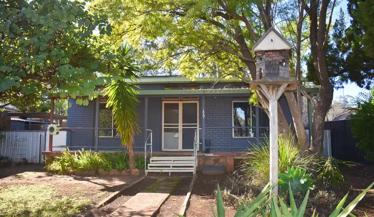 69 Euchie Street, Peak Hill NSW 2869