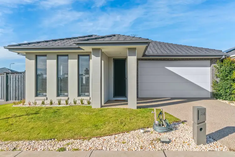 24 Merano Circuit, Cranbourne South VIC 3977