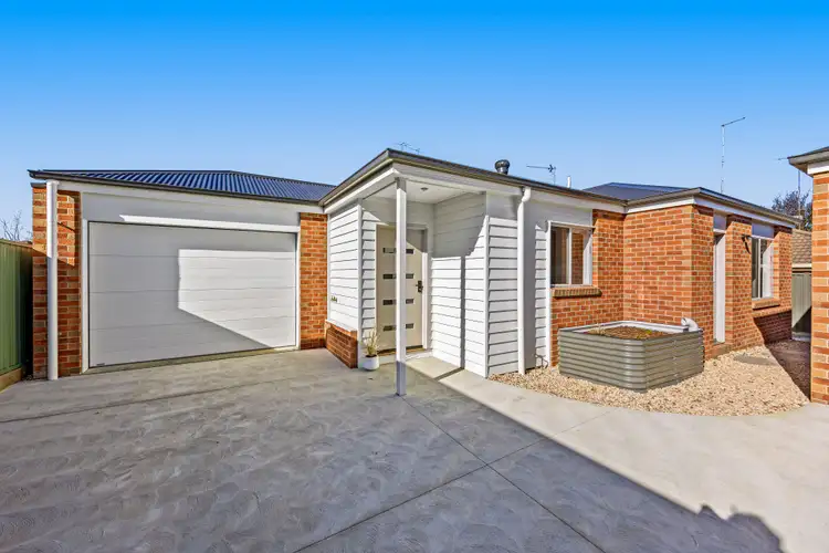 2/805 Skipton Street, Redan VIC 3350