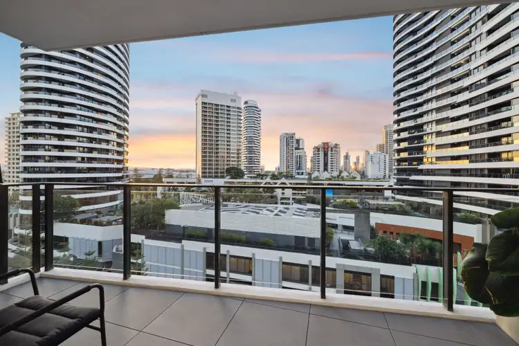 12/14 Elizabeth Avenue, Broadbeach QLD 4218