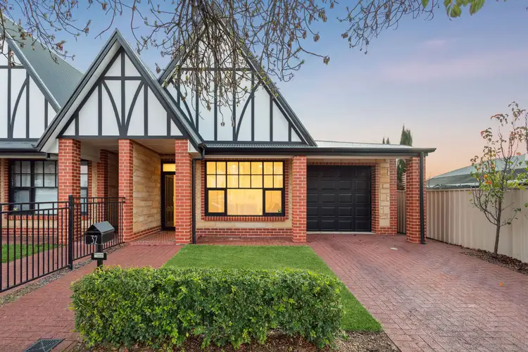 32 Oval Avenue, Woodville South SA 5011