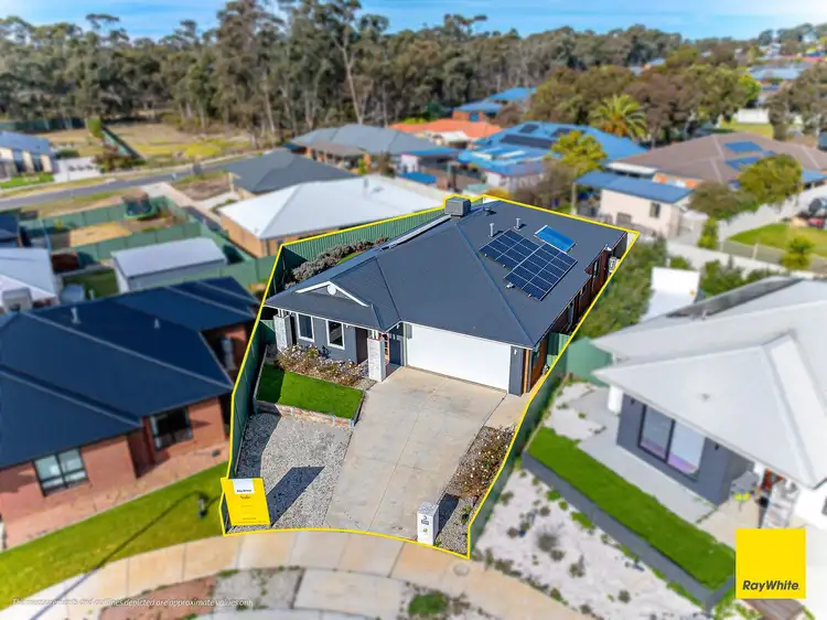 Second view of Homely house listing, 3 Cortland Close, Kangaroo Flat VIC 3555