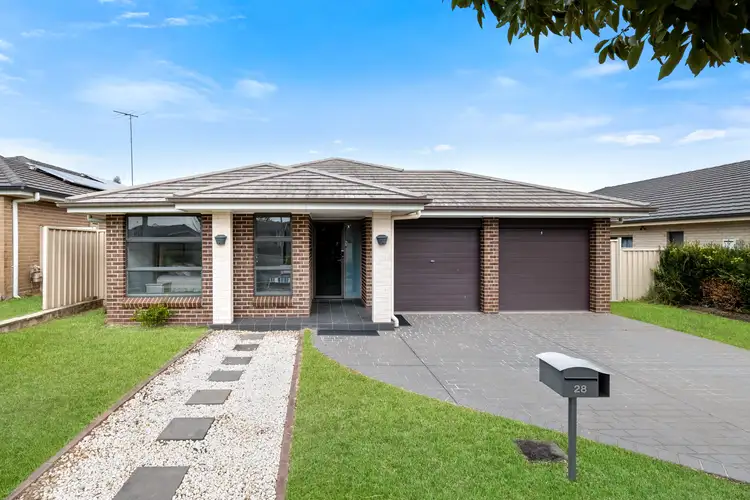 28 Easton Avenue, Spring Farm NSW 2570