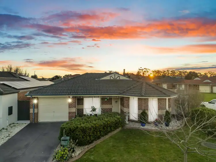 15 Grice Quadrant, Pakenham VIC 3810