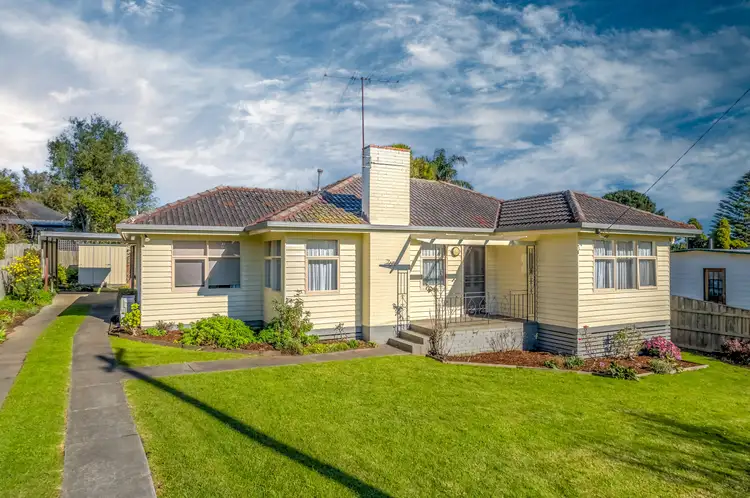 10 Thomas Street, Drouin VIC 3818