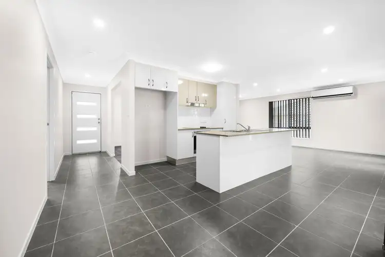 Second view of Homely house listing, 5 McKinlay Place, Tamworth NSW 2340