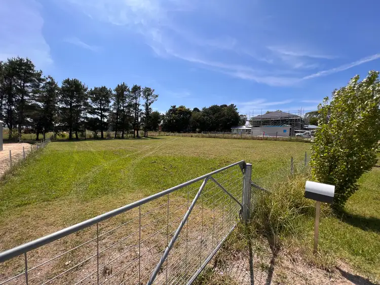 21 Hume Street, Gunning NSW 2581