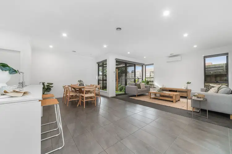 8 Kaths Way, Somerville VIC 3912