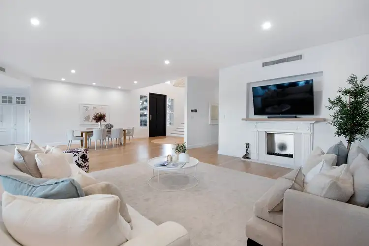 Fifth view of Homely house listing, 10 Helen Court, Broadbeach Waters QLD 4218