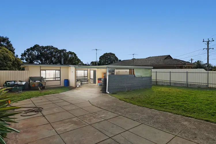 3 Jennier Crescent, Para Hills SA 5096