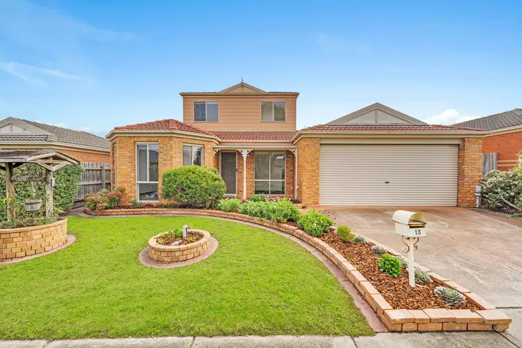 13 Clifton Grove, Carrum Downs VIC 3201