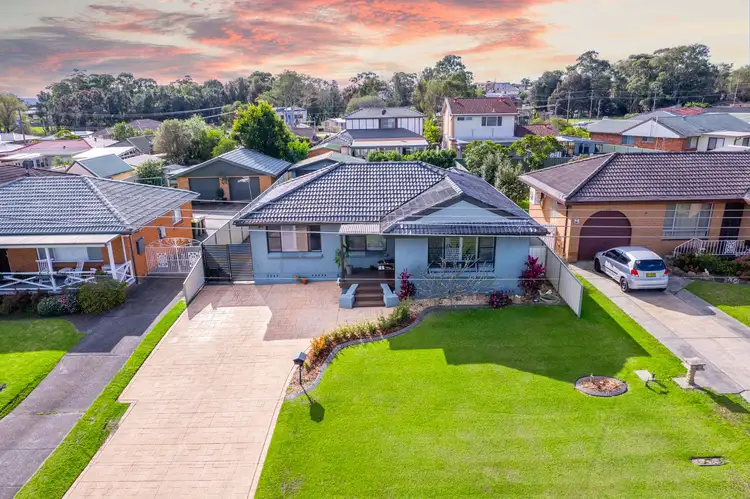 Main view of Homely house listing, 19 Brigadoon Circuit, Oak Flats NSW 2529