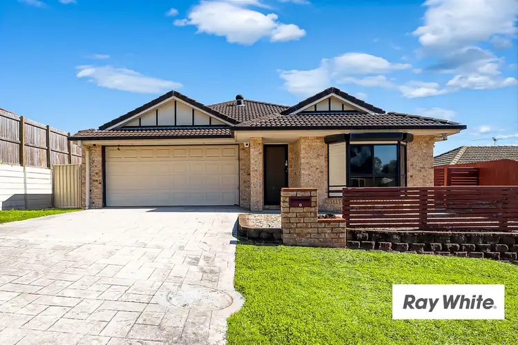 6 Kennedy Crescent