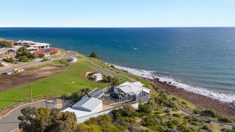 32 The Esplanade, Hallett Cove SA 5158