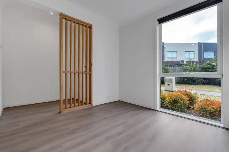 Second view of Homely house listing, 8 Toombal Place, Craigieburn VIC 3064