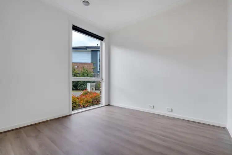 Fourth view of Homely house listing, 8 Toombal Place, Craigieburn VIC 3064
