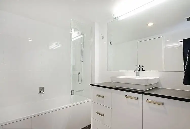 Fourth view of Homely apartment listing, 2/69 Leichhardt Street, Spring Hill QLD 4000