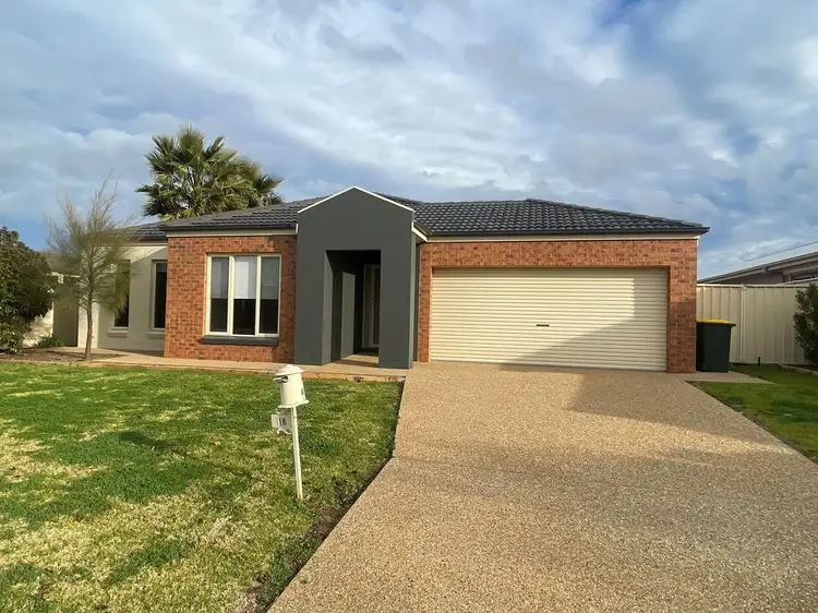 16 Hillam Drive, Griffith NSW 2680