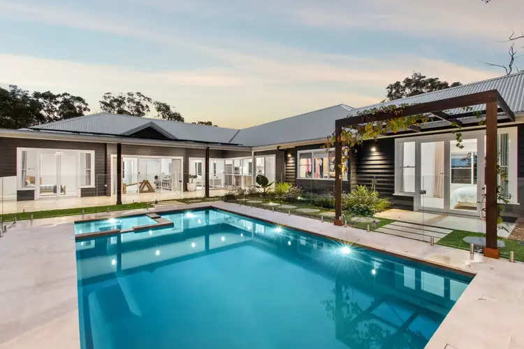 6 Aloha Place, Sackville North NSW 2756