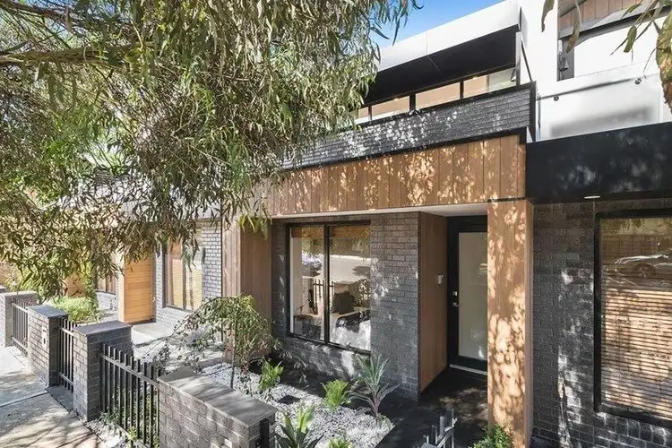 2L Newcastle Street