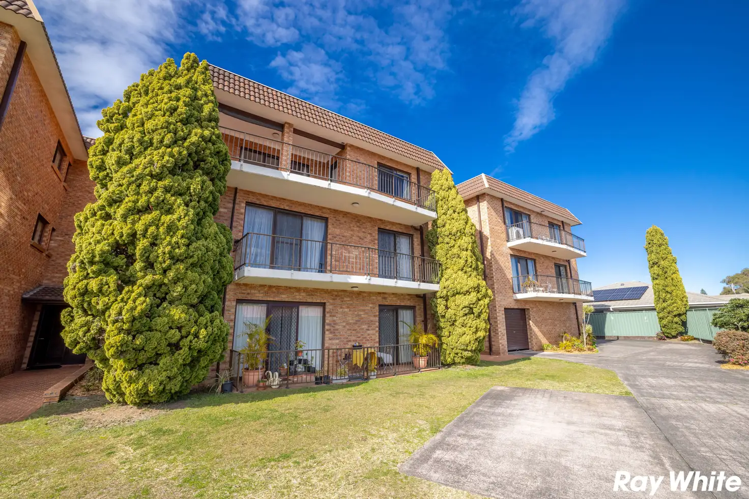 Main view of Homely unit listing, 3/3-4 Pineview Close, Tuncurry NSW 2428
