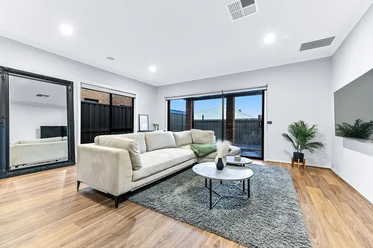Fourth view of Homely house listing, 25 Positano Circuit, Berwick VIC 3806