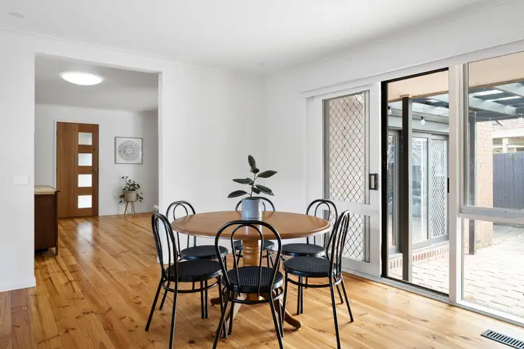 Fourth view of Homely house listing, 10 Warrawee Circuit, Frankston VIC 3199