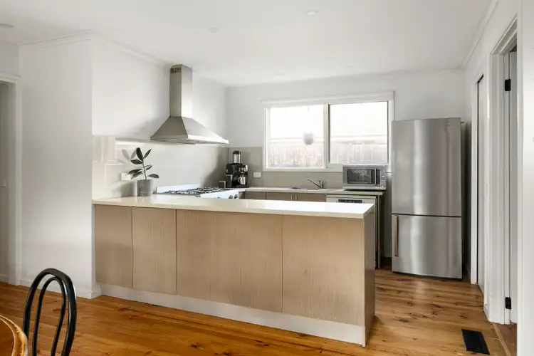 Fifth view of Homely house listing, 10 Warrawee Circuit, Frankston VIC 3199