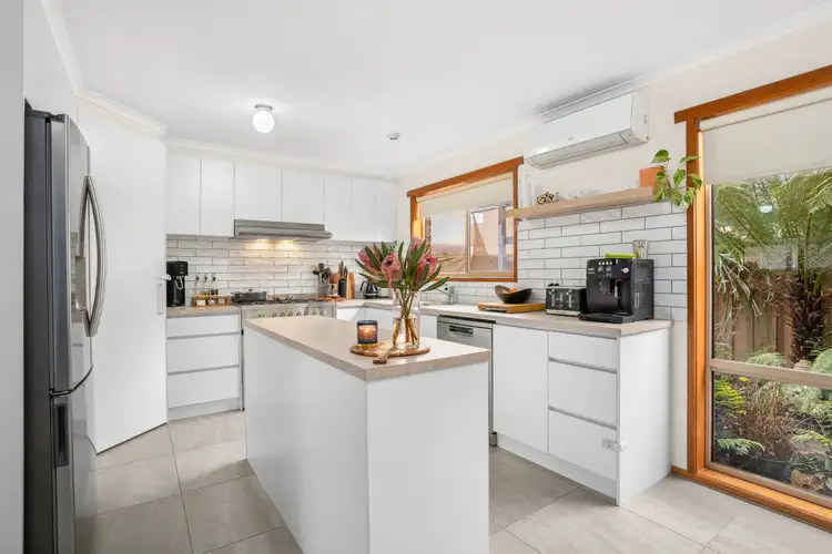 16 The Esperence, Lara VIC 3212