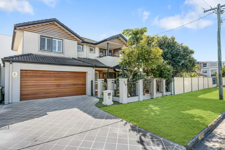 2/47 Twenty Seventh Avenue, Palm Beach QLD 4221
